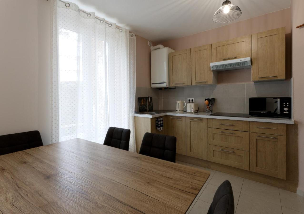L'hibiscus Rouge Apartment *